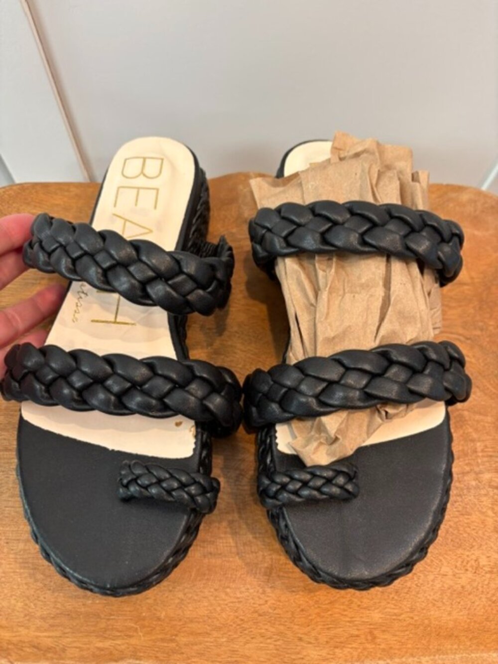 Beach by Mattise Womens Voyage Sandals Black 8M NWOB